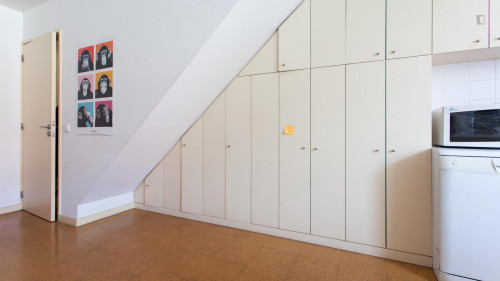 Single bedroom in a renowned architect housing complex, in Cedofeita - Gallery - 12