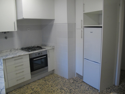 Cozy and sunny 4-bedroom apartment close to Coimbra train station - Gallery - 45