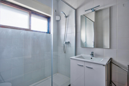 Cozy and sunny 4-bedroom apartment close to Coimbra train station - Gallery - 55