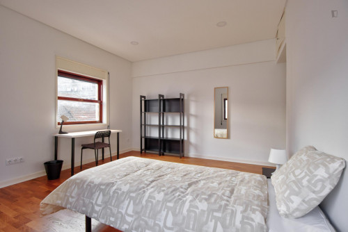 Cozy and sunny 4-bedroom apartment close to Coimbra train station - Gallery - 34