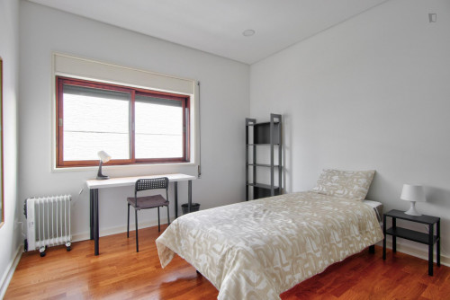 Cozy and sunny 4-bedroom apartment close to Coimbra train station - Gallery - 12