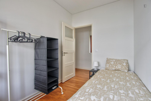 Cozy and sunny 4-bedroom apartment close to Coimbra train station - Gallery - 9
