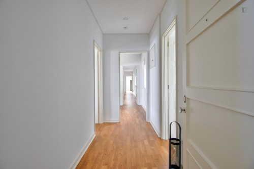 Cozy and sunny 4-bedroom apartment close to Coimbra train station - Gallery - 24