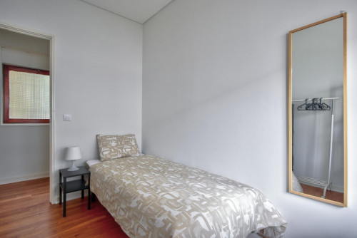 Cozy and sunny 4-bedroom apartment close to Coimbra train station - Gallery - 8