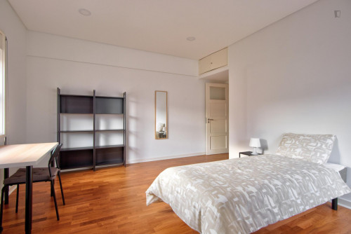 Cozy and sunny 4-bedroom apartment close to Coimbra train station - Gallery - 35