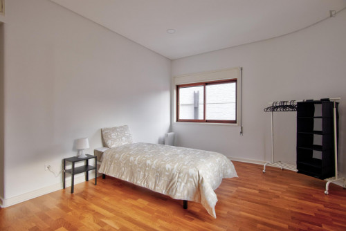 Cozy and sunny 4-bedroom apartment close to Coimbra train station - Gallery - 33