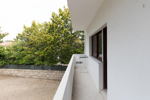 Sunny single bedroom near Universidade Lusíada do Porto - Gallery - 12