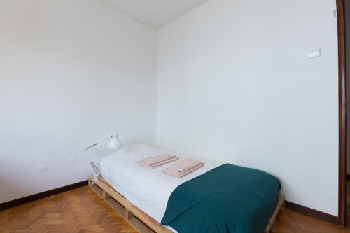 Sunny single bedroom near Universidade Lusíada do Porto  - Gallery -  3