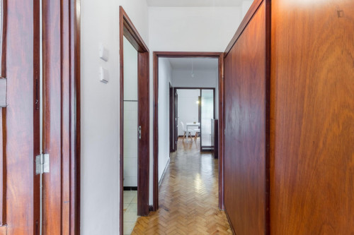 Sunny single bedroom near Universidade Lusíada do Porto - Gallery - 3
