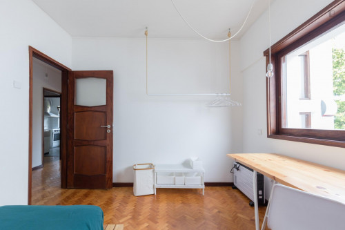 Sunny single bedroom near Universidade Lusíada do Porto - Gallery - 16