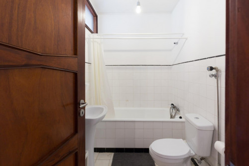 Sunny single bedroom near Universidade Lusíada do Porto - Gallery - 7