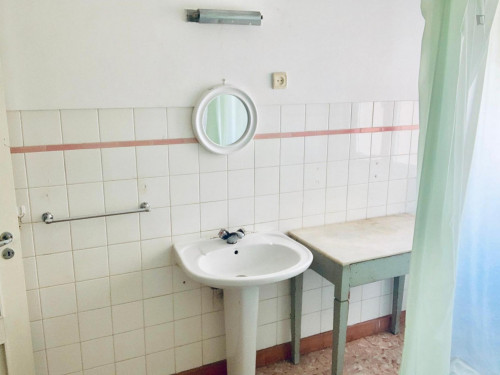 Modest single bedroom close to Universidade de Coimbra - Gallery - 14