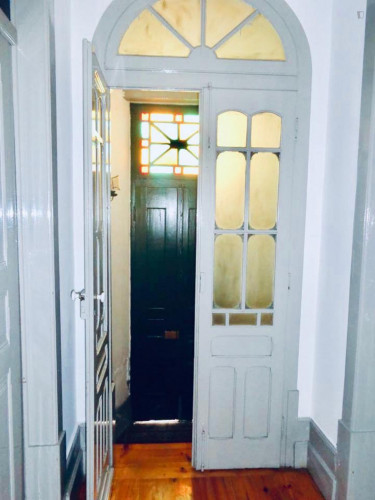 Modest single bedroom close to Universidade de Coimbra