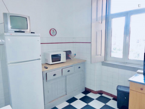 Modest single bedroom close to Universidade de Coimbra - Gallery - 11