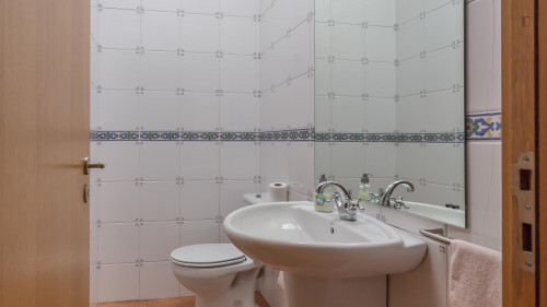 Luminous double bedroom in a house with an amazing terrace close to Porto - Gallery - 15