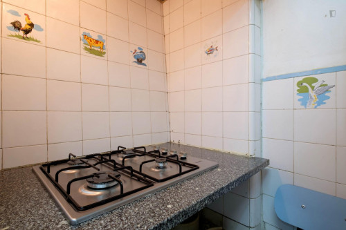 Comfy and bright single bedroom in Coimbra - Gallery - 23