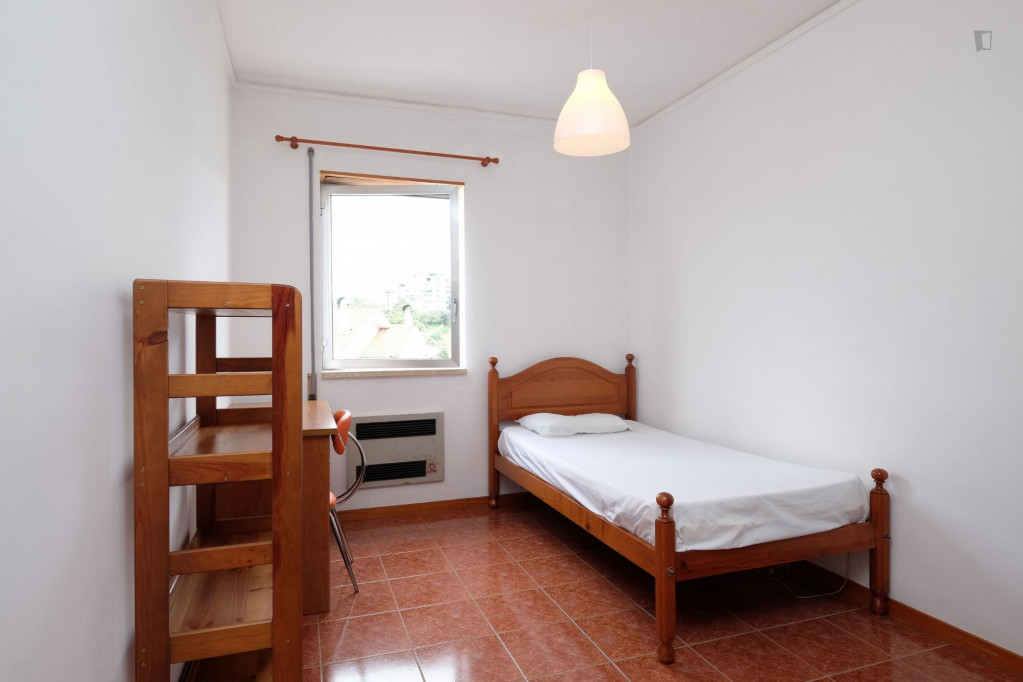 Single bedroom in 4-bedroom apartment  - Gallery -  3