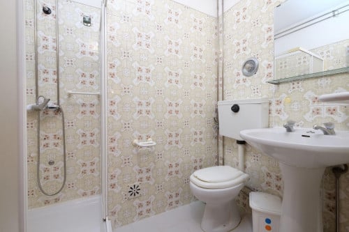 Single bedroom in 4-bedroom apartment - Gallery - 8
