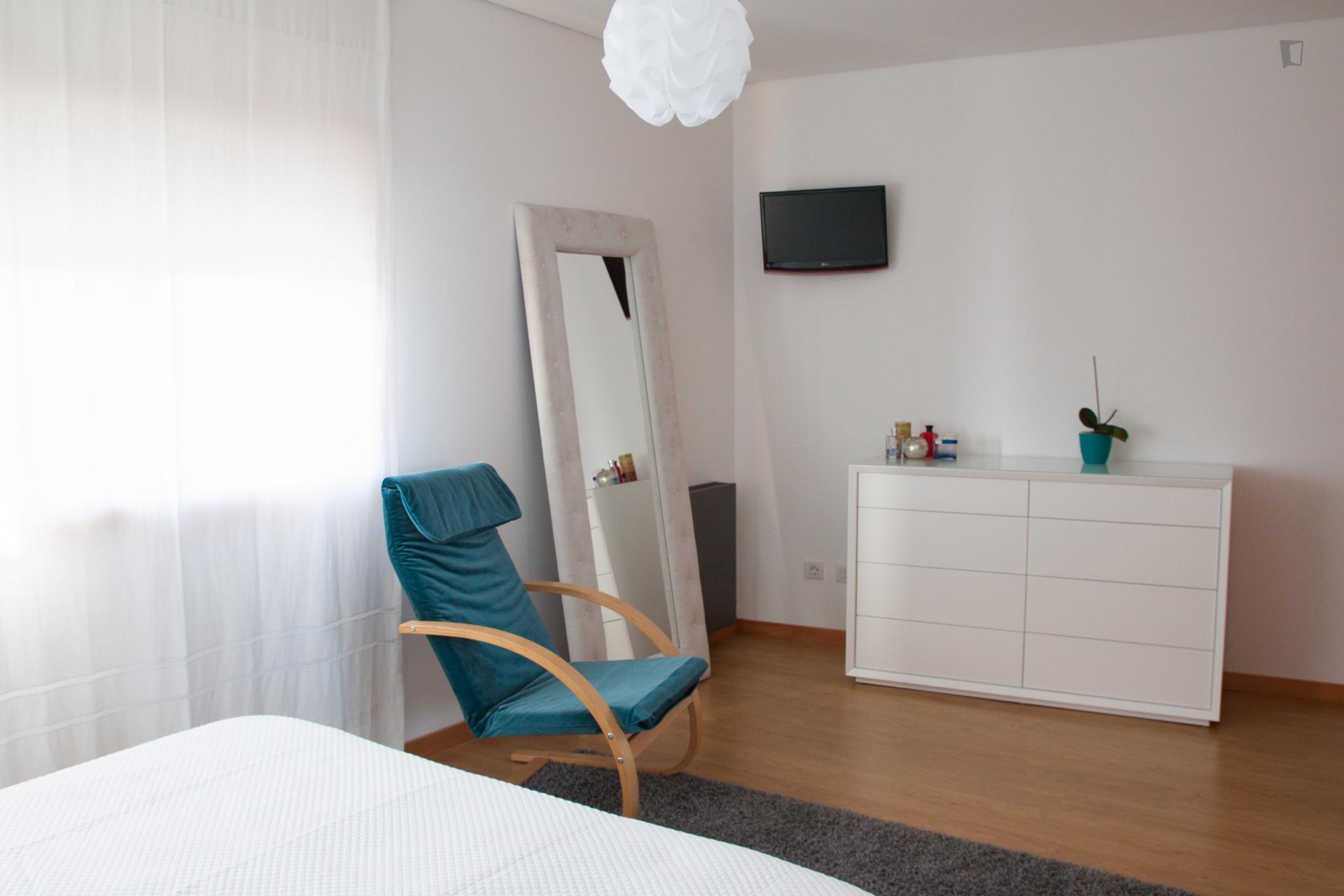 1-bedroom apartment, with outdoor area