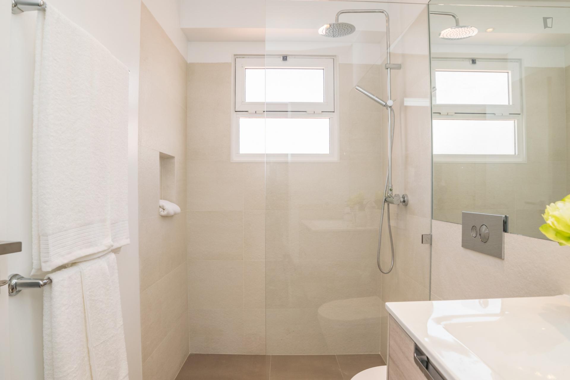 Pleasant 2-bedroom flat near Escola Superior de Educação e Comunicação