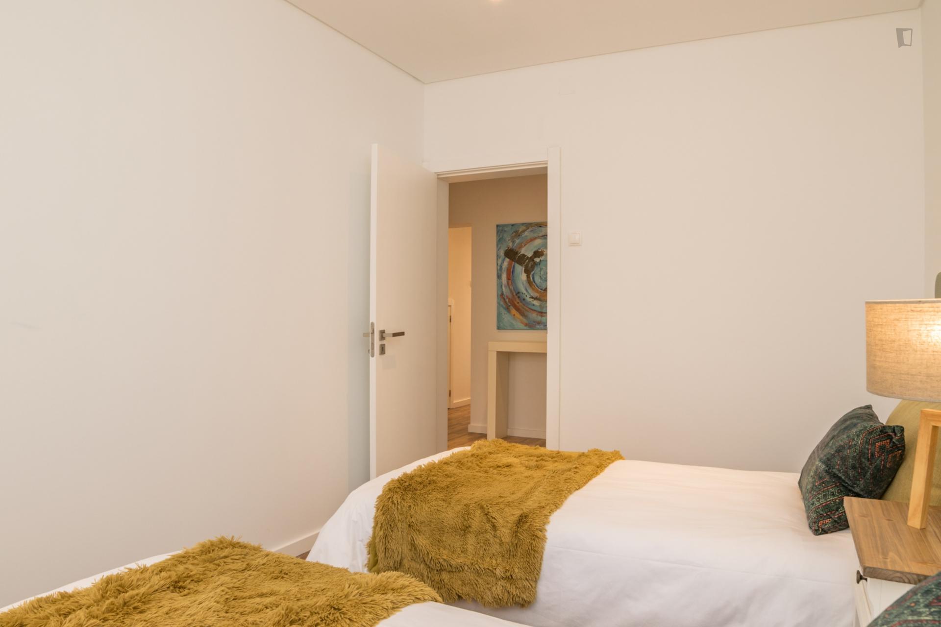 Pleasant 2-bedroom flat near Escola Superior de Educação e Comunicação