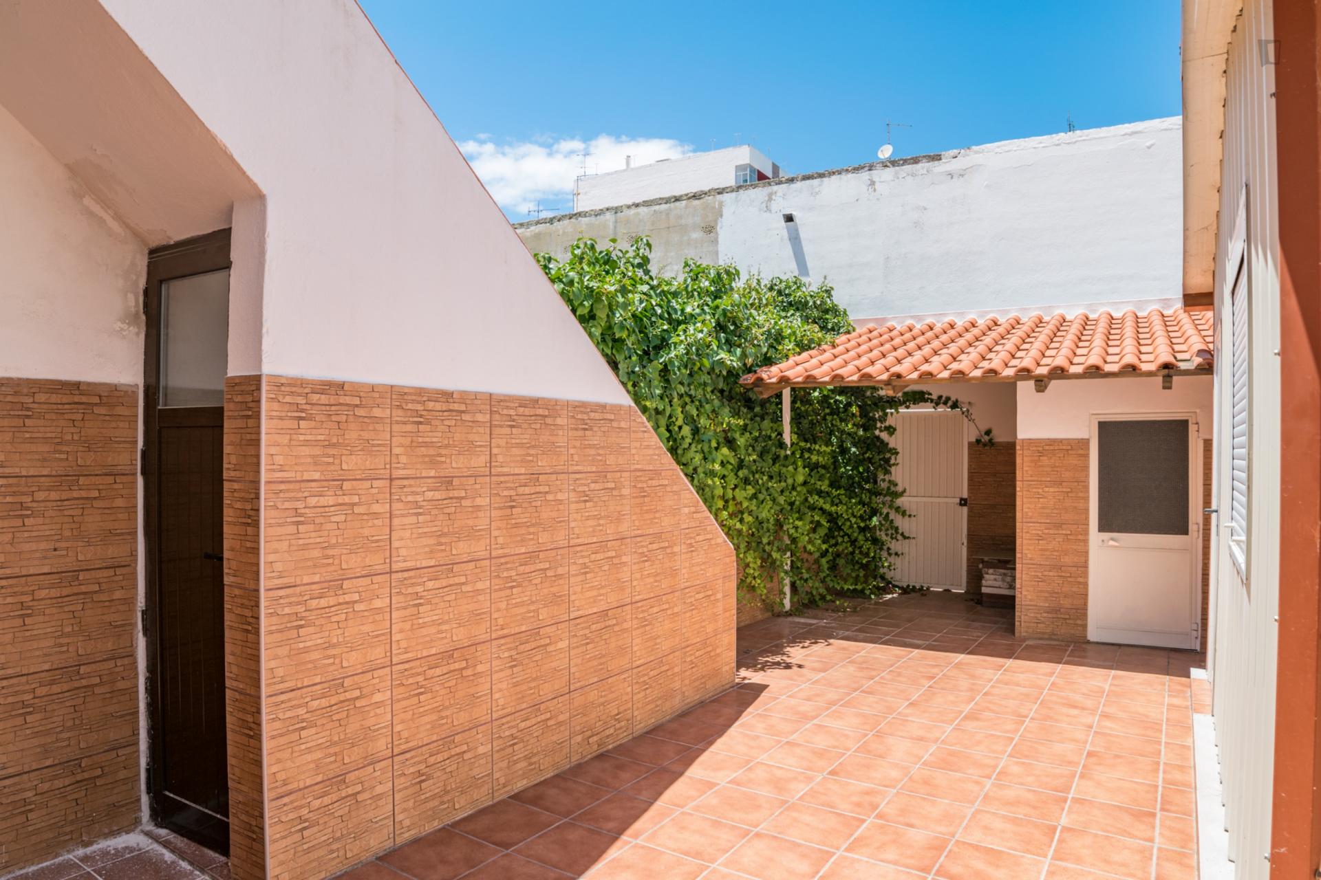 Pleasant 2-bedroom flat near Escola Superior de Educação e Comunicação