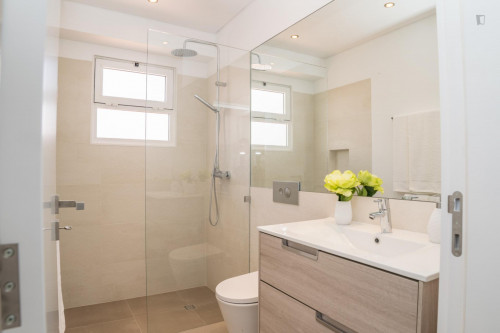 Pleasant 2-bedroom flat near Escola Superior de Educação e Comunicação - Gallery - 8