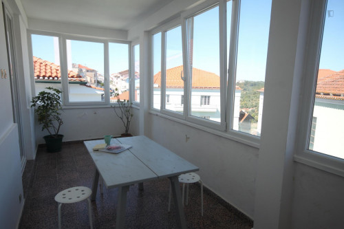 Lovely and shiny single bedroom in Coimbra - Gallery - 12