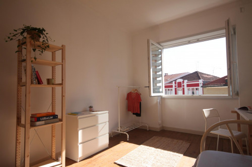 Lovely and shiny single bedroom in Coimbra - Gallery - 28