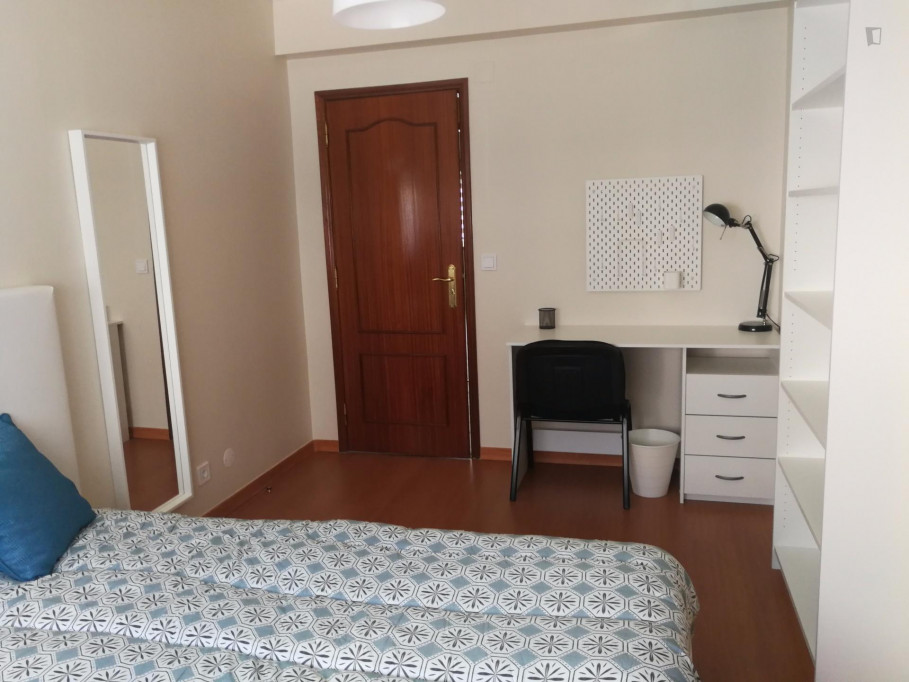 Double bedroom in 2-bedroom apartment