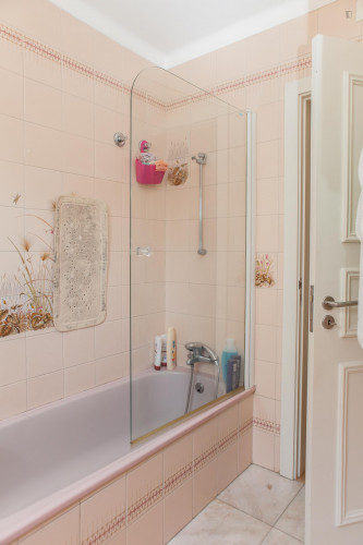 Single bedroom near Jardim Botânico da Universidade de Coimbra - Gallery - 10
