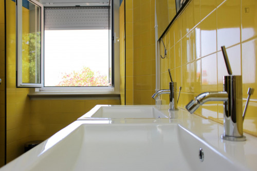 Double ensuite bedroom close to Escola Superior de Educação de Coimbra - Gallery - 53