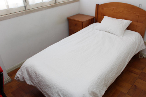 Único quarto em um apartamento de 5 quartos perto Escola Superior de Educação de Coimbra, os machos única - Gallery - 26