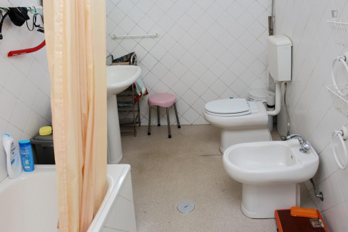 Único quarto em um apartamento de 5 quartos perto Escola Superior de Educação de Coimbra, os machos única - Gallery - 9