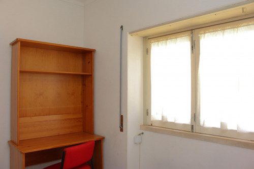 Único quarto em um apartamento de 5 quartos perto Escola Superior de Educação de Coimbra, os machos única - Gallery - 27