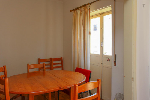 Único quarto em um apartamento de 5 quartos perto Escola Superior de Educação de Coimbra, os machos única - Gallery - 20