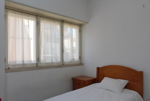 Único quarto em um apartamento de 5 quartos perto Escola Superior de Educação de Coimbra, os machos única - Gallery - 15