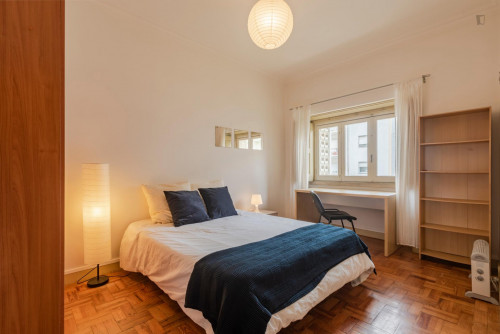 Fresh and welcoming double bedroom close to Jardim da Manga - Gallery - 13