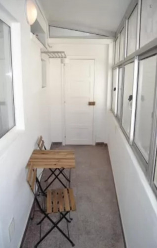 Comfortable single bedroom in São Martinho do Bispo
