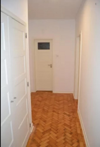 Comfortable single bedroom in São Martinho do Bispo - Gallery - 6