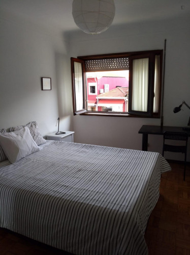 Great double bedroom in Vila Nova de Gaia
