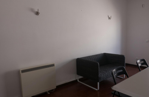 Single bedroom in a 6 bedroom apartment - Gallery - 38