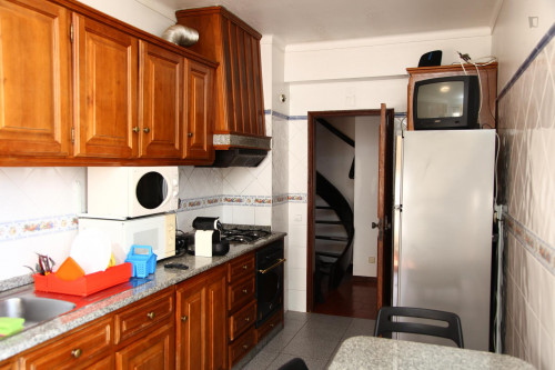 Single bedroom in a 6 bedroom apartment - Gallery - 42