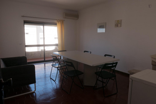 Single bedroom in a 6 bedroom apartment - Gallery - 40