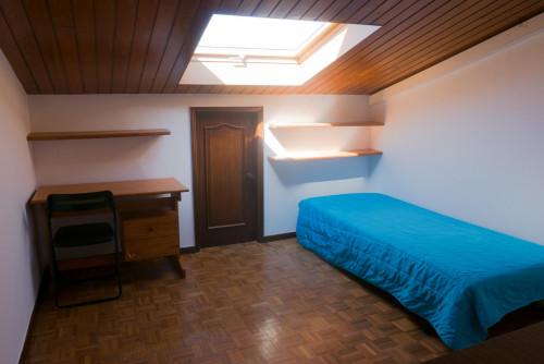 Single Bedroom In A 6 Bedroom Apartment - 1