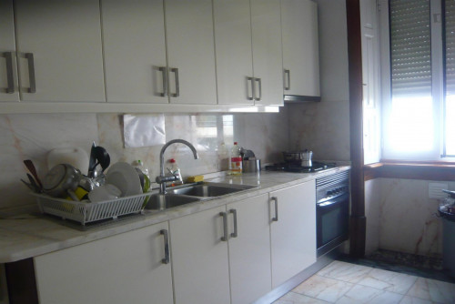 Double bedroom, with private bathroom, in 15-bedroom apartment  - Gallery -  5