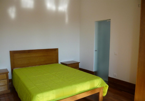  Onsuite Double Bedroom, In 15-Bedroom Apartment  -  Double bedroom, with private bathroom, in 15-bedroom apartment  - Gallery -  2