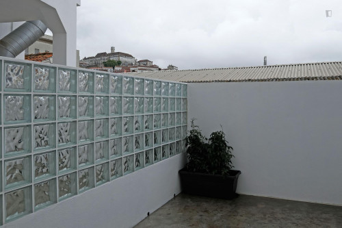 Well-spotted studio in Central Coimbra - Gallery - 14