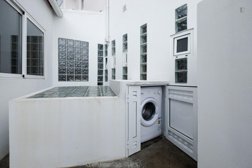 Well-spotted studio in Central Coimbra - Gallery - 13