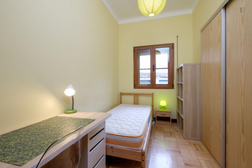  Welcoming Single Bedroom In Coimbra City Center Next To Sereia Garden  -  Pleasant single room near Universidade de Coimbra  - Gallery -  1